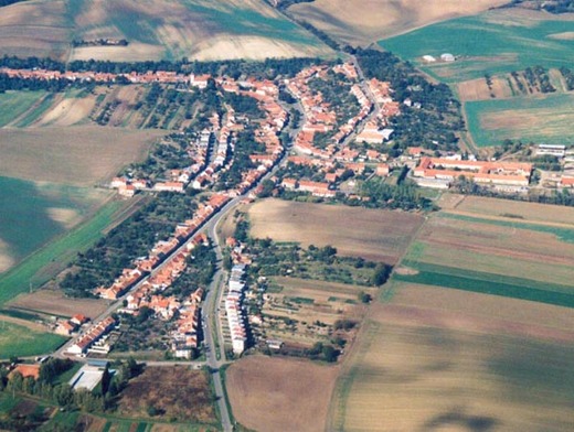 Letecký snímek obce Letonice